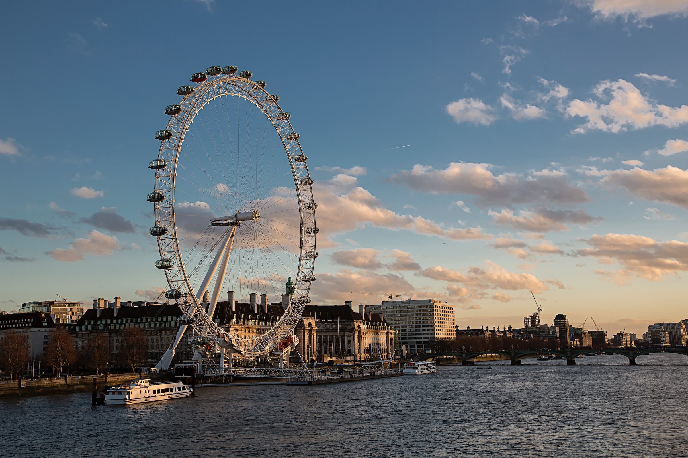 Portfolio hero background — London Eye